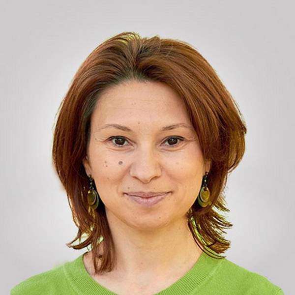 Laura Halacheva - Prompt Engineer