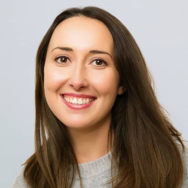 Sarah Davis - Social Media Manager