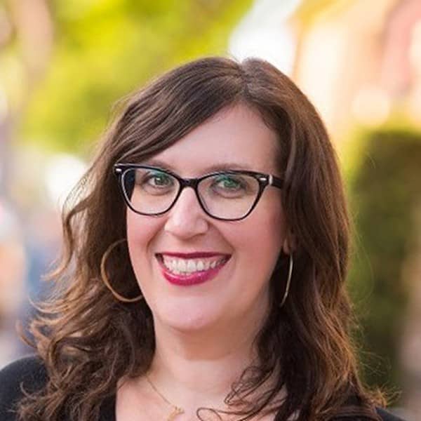 Stefanie Histed - Content Distribution Marketer