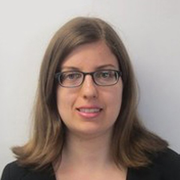 Stephanie Bedard-Chateauneuf - Investment Writer